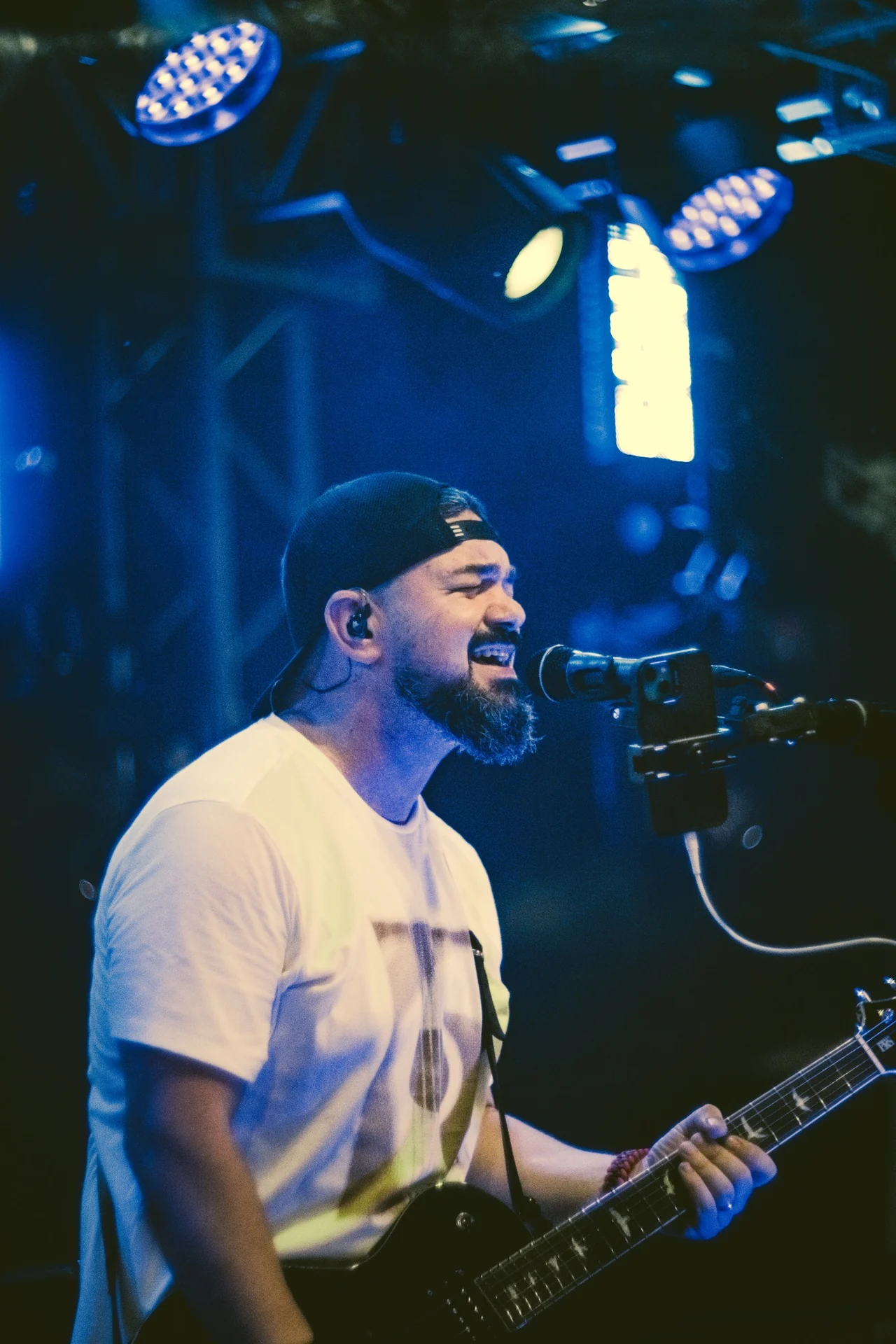Rafael San cantando ao vivo